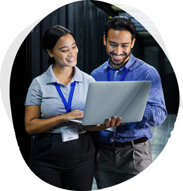 Het team van 4T Solutions werkt samen aan innovatieve IT-oplossingen voor bedrijven.